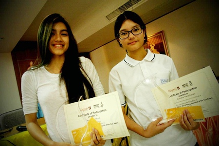 The two winners - Mae and Suthicha.