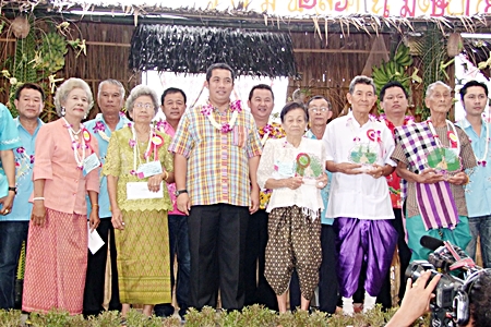 Minister of Culture Sonthaya Kunplome presided over the ‘Day for the elderly’ celebrations in celebration of Songkran, the Thai New Year held at the Cholrachamrung School in Baan Suan municipality. Songkran is a day when Thais show their respect and obedience to the elders at home and in the community.