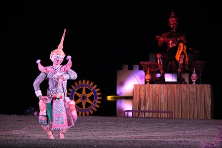 The evening’s light and sound show depicting the era of King Ramkhamhaeng the Great was an extraordinary experience.