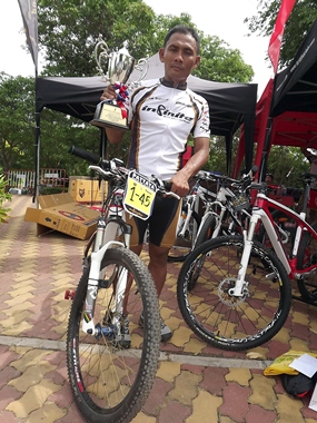 Thongchai Biadnok from the Infinite Rayong Bicycle was the winner of the 45-49 age category.