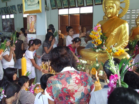 This year, the Buddhist holy days of Asalaha Bucha and Khao Pansaa fall on July 22 & 23.  Many activities are planned throughout the city, especially at our temples, and everyone is invited to take part.