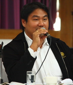 Throngyasin Chonpathathip, director of the Chonburi Highway Improvement 2 program.