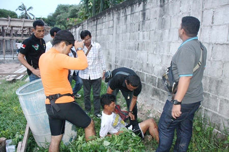 Sutthawat Harnrat was captured by Sattahip police after injuring himself jumping off a 2-meter wall.