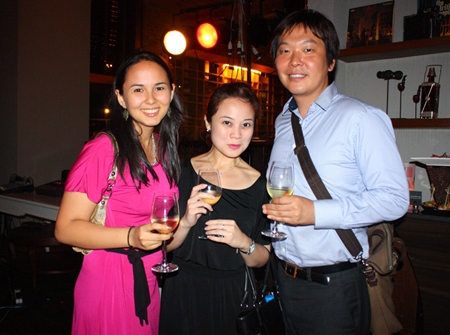 (L to R) Victoria Arnold (PR & Marketing Communications Manager, Royal Cliff Hotels Group), Maria Socorro Gequillana (PR & Marketing Communications Manager, PEACH - Royal Cliff Hotels Group) and Ichiro Adachi (Senior Sales Manager - Japan, Royal Cliff Hotels Group).
