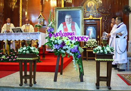 Father Viyakorn, Vicar General of the Redemptorists of Thailand, along with Father Michael Weera from the Pattaya Orphanage and Father Michael Picharn from the Father Ray Foundation, lead the celebration of mass in honor of Father Ray.