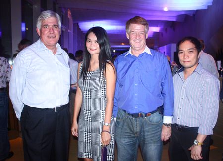(L to R) Frank Holzer from General Motors, Jiraporn Charoenpan, Sales Manager, Holiday Inn, Jeffrey Sage, Vice President Sales, APAC, Meru Networks and Neil Maniquiz, Head of the International Marketing of Bangkok Hospital.