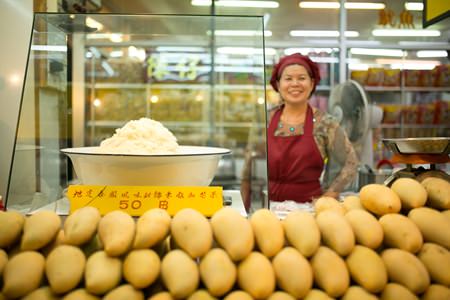 J. Noi, one of two mango sticky rice stalls along Central Pattaya Road.