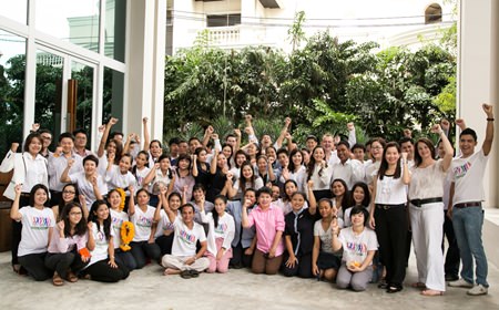 Holiday Inn management and staff celebrate the hotel’s 4th anniversary in Pattaya.