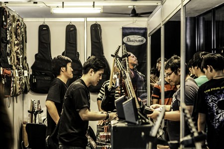 The event at Hard Rock Pattaya was a real treat for guitar enthusiasts.