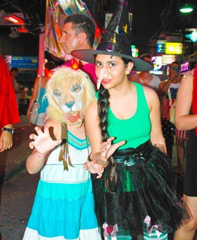 The Wicked Witch of the West and Cowardly Lion were spotted on Walking Street looking for the Yellow Brick Road.