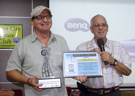 Steven shows the Award for winning the Toyota9FilmFest (also, a brand new Toyota Vois, not shown) as MC Richard Silverberg presents him with a Certificate of Appreciation for his most interesting presentation.