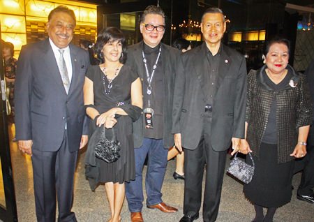 (L to R) Peter Malhotra, MD of the Pattaya Mail Media Group, Sue Kukarja, Director of Pattaya Mail on TV, Jorge Carlos Smith, GM of Hard Rock Hotel Pattaya, General Kanit Permsub, Deputy Chief Aide-De-Camp and General to His Majesty the King and Thanpuying Busyarat Permsub pose for the paparazzi.