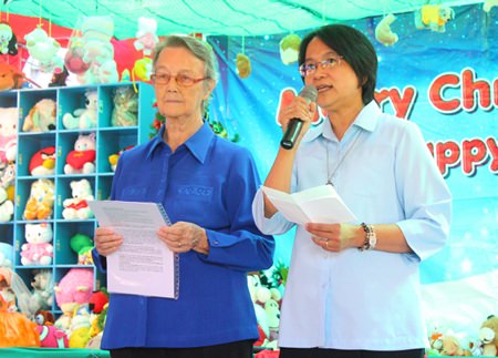 Sister Joan Gormley (left) and Sister Jiemjit Thumpichai (right) thank the sponsors of the new facilities.