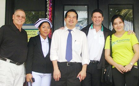 Member Bruce, Dr Mungkorn, Gavin and the Phyathai staff providing much appreciated free blood pressure checks, pose after the meeting.