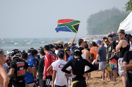 Spectators flocked in their thousands to Jomtien beach to enjoy the action.