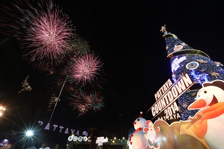 Fireworks climax Pattaya Countdown 2014.
