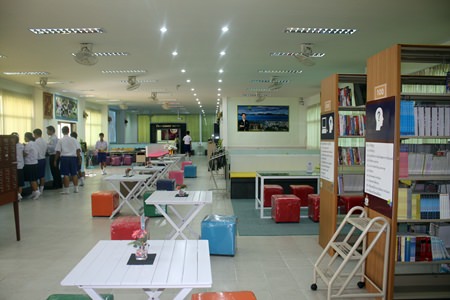 The spacious library is able to accommodate many students.