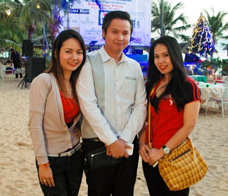 (L to R) Karnmanee Saengchan, Sales Manager for Amari Orchid Pattaya; Kamolphop Suksamarn, Sales Manager for Nova Platinum Hotel; and Dueanpen Thongsombut, Asst Sales Director at the Amari Orchid Pattaya.
