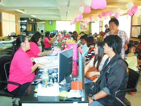 Banglamung District Office was busy on Valentine’s Day.