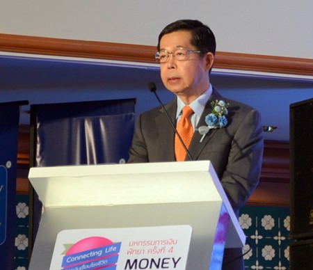 Dr. Prasan Trairatworakul, governor of Bank of Thailand, presides over the opening ceremony.