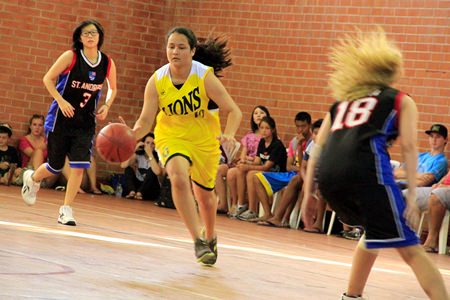 The girls’ basketball squad put up a creditable showing in their event.