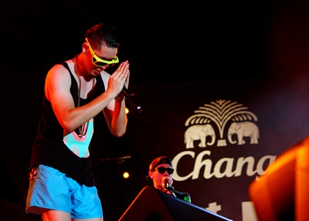 Oui from Buddha Bless thanks his fans for staying until his last song.