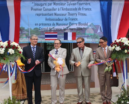The ribbon cutting was performed by (from left) Consul Pierre Blondel, Premier Counselor Sylvain Fourriere, Jean Gral and Rapnarong Seekaew.