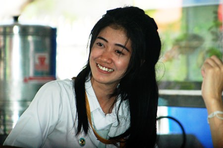 Miss Nittaya Jituafua is a third year student at Pattaya Business Administration College.