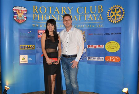 Wanarom Hiranprapakul and Nigel Quennell, President of the Rotary Club Eastern Seaboard, Thailand make a stunning couple.