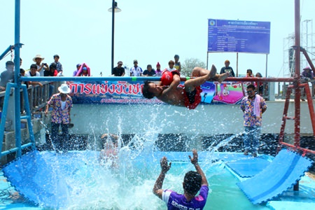 Citizens cheering after the blue boxer fell into the water.