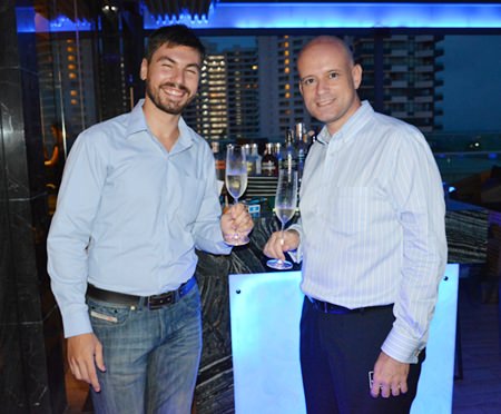 Walter Giomi (left), Assistant Italian Wine Manager of the Bangkok Beer & Beverages Co., Ltd., and Dominique Ronge (right), General Manager of the Centara Grand Pratamnak Resort Pattaya.