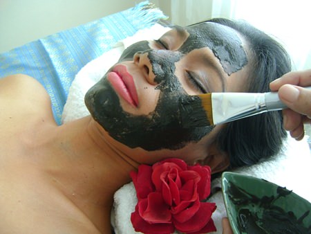 A secret recipe of Thai herbs used in the facial treatment can leave the skin feeling soft and glowing.