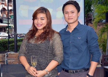 Koonlapatporn Intarasing, Key Account Manager of the Siam Winery and Bantawat Kerkpittaya, Manager of the Wine Dee Dee Pattaya Co., Ltd.