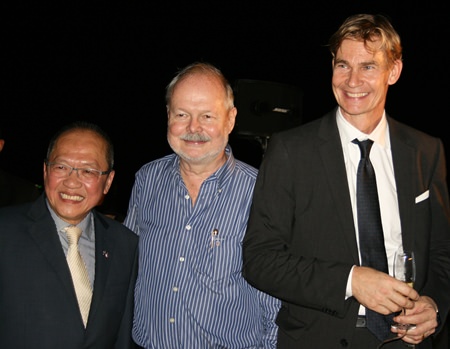 (l-r) Consul Chatchawal, Jan Bertil Eriksson and Ambassador Molin.