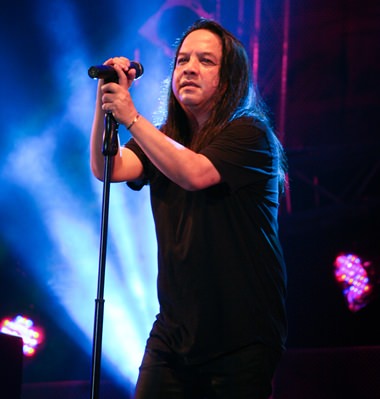 Pong from the Hin Lek Fai band belts out another hit song.