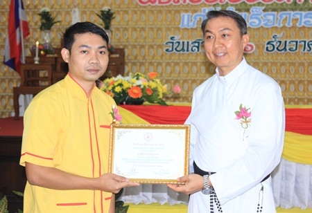Sakorn Patipa received an award for being the best Electronics student.