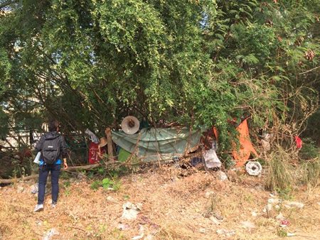 Homeless people living in the empty lot behind South Pattaya’s Grand Hall Market will be rounded up and sent to the Sukhumvit Soi 3 relief center once officials find the land owner and ask for permission to remove them.