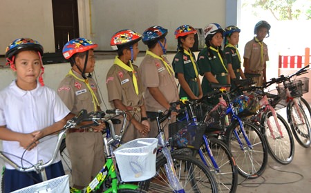 Children who showed good progress in their studies are rewarded with Rick and PSC’s Bikes4Tykes.