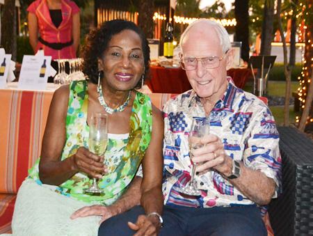 Richard and Janet Smith enjoy the welcome Prego Nero Prosecco.