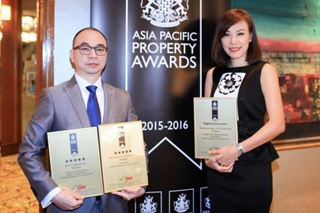 PACE representatives Songphon Chaovanayothin, Senior Executive Vice President (left), and Narumon Juthaprateep, Head of Public Relations and Corporate Communications (right), received the awards in Kuala Lumpur, Malaysia.