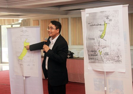 Praphan Prathumchumpu, Assistant District Chief Officer of the Security Affairs Group, proposes creating an entertainment zone in Jomtien to allow bars and entertainment zones to stay open later. The PBTA turned down the proposal.
