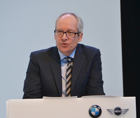 Dr. Marc Sielemann, Head of Production, BMW Motorrad, said that in addition to locally made BMW Motorrad models, the plant will begin producing the BMW S 1000 RR supersport bike and the “naked” superbike BMW S 1000 R.