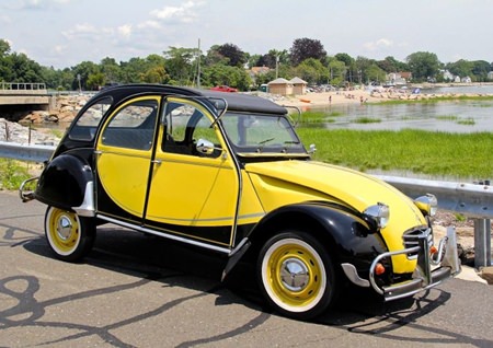 Citroen 2CV.