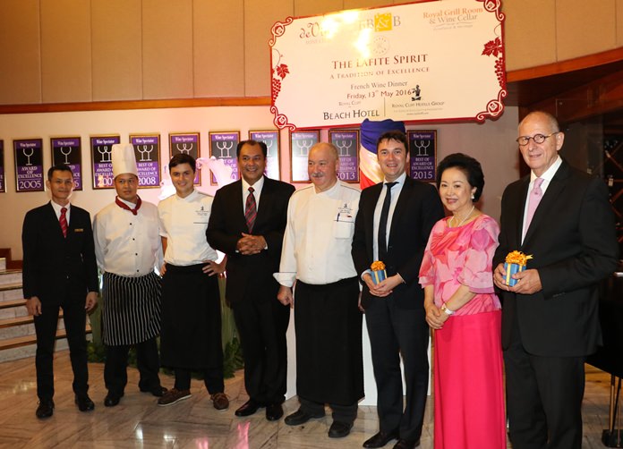 Royal Cliff Hotels Group Managing Director Panga Vathanakul (2nd right), of the, Royal Cliff Grand Hotel Resident Manager Prem Calais (4th left), and the Royal Cliff culinary team led by Executive Chef Walter Thenisch (4th right) with Ron Batori, President of BB&B (right) and Fabrice Papin (third from right) – the Asia Area Manager for Les Domaines Barons de Rothschild and the guest speaker for the evening.