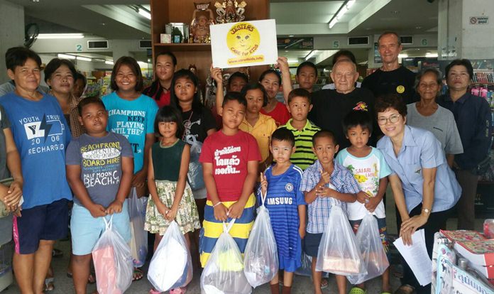 This year we fitted and equipped 55 children thanks to a generous discount from Prasert Books in Ban Chang.