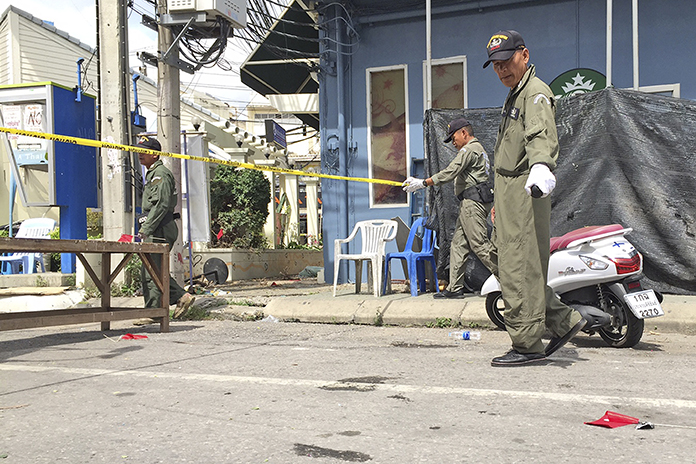 Police look for suspects after bombs hit tourist sites