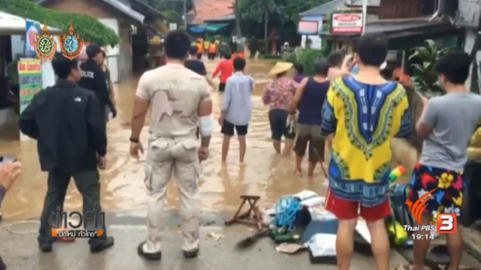 Tourists evacuated from flood hit resorts in Pai district