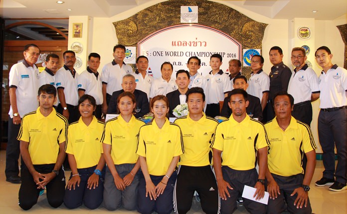 Sailors and officials from the Windsurfing Association of Thailand pose for a group photo following a meeting held at the Surf Kitchen in Jomtien, Pattaya on Sept. 16. 