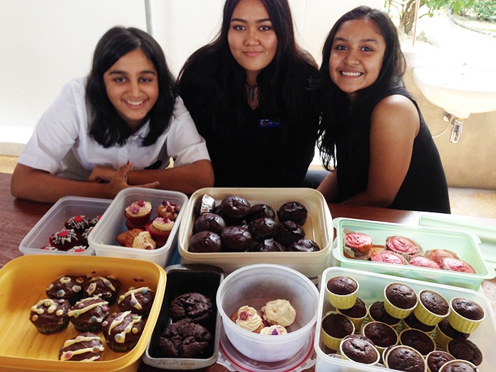 GIS students get ready to sample some of the chocolate cupcakes!