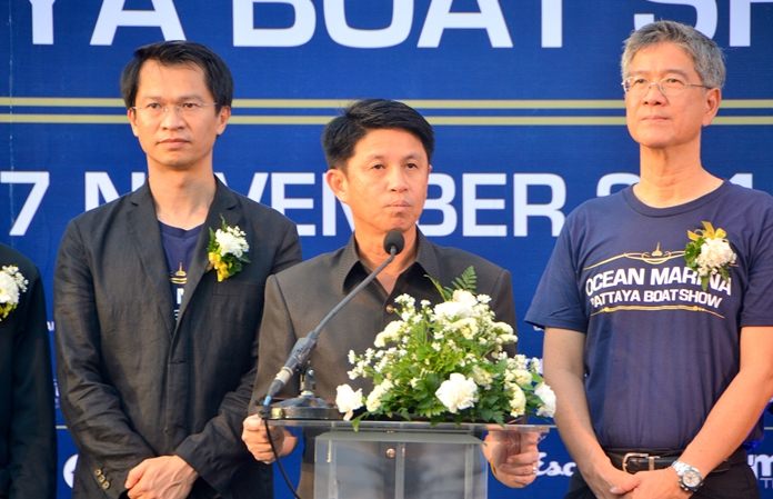 (L to R) Dr. Teerachai Phipisupol, managing director of Ocean Property Ltd., Chonburi Governor Pakarathorn Thienchai, Keerathi Assakul, director of Ocean Property Ltd., open the 5th Ocean Marina Boat Show 2016.
